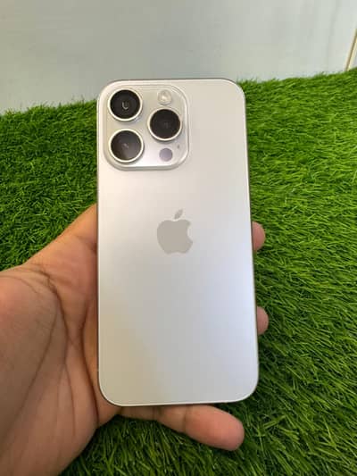Iphone 15 pro 10/10 condition