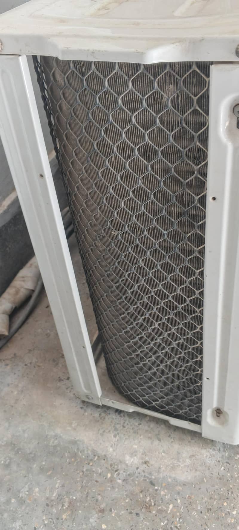 selling working split ac 3