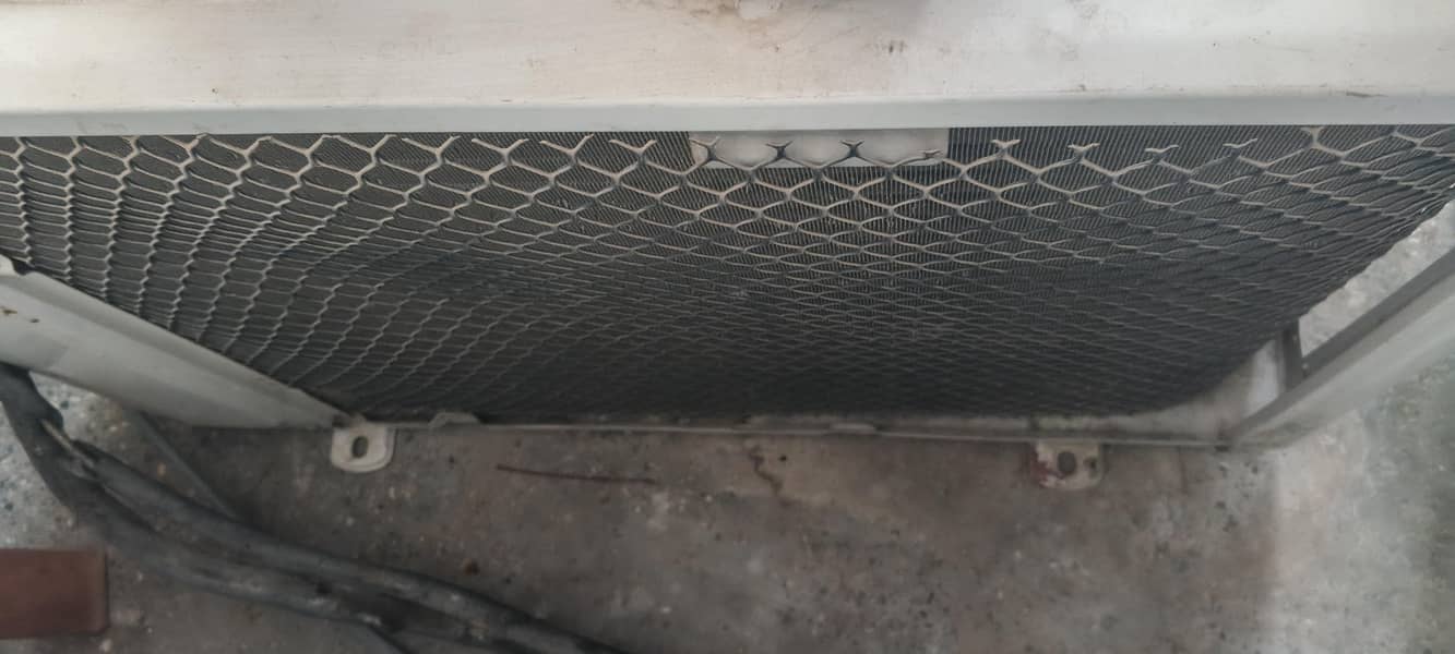 selling working split ac 4