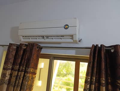 1 Ton Green Split Ac
