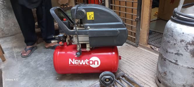 Newton Air Compressor – 24 Liter