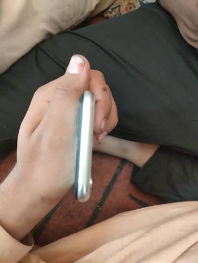 I phone x non pta bettry change back barck  64gb