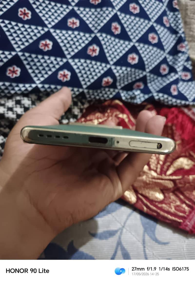 Infinix Note 40 Pro 4