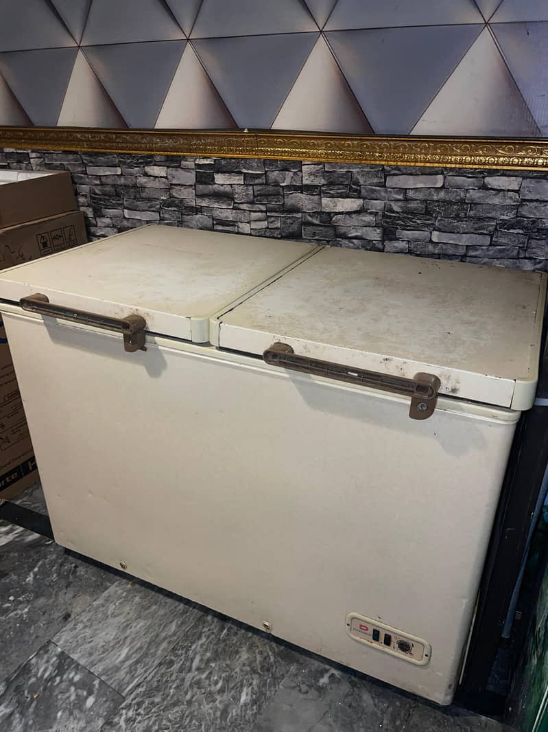 Deep freezer visicooler 1