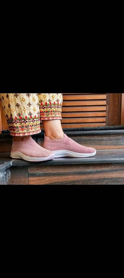 pink sneaker size 6 borgan