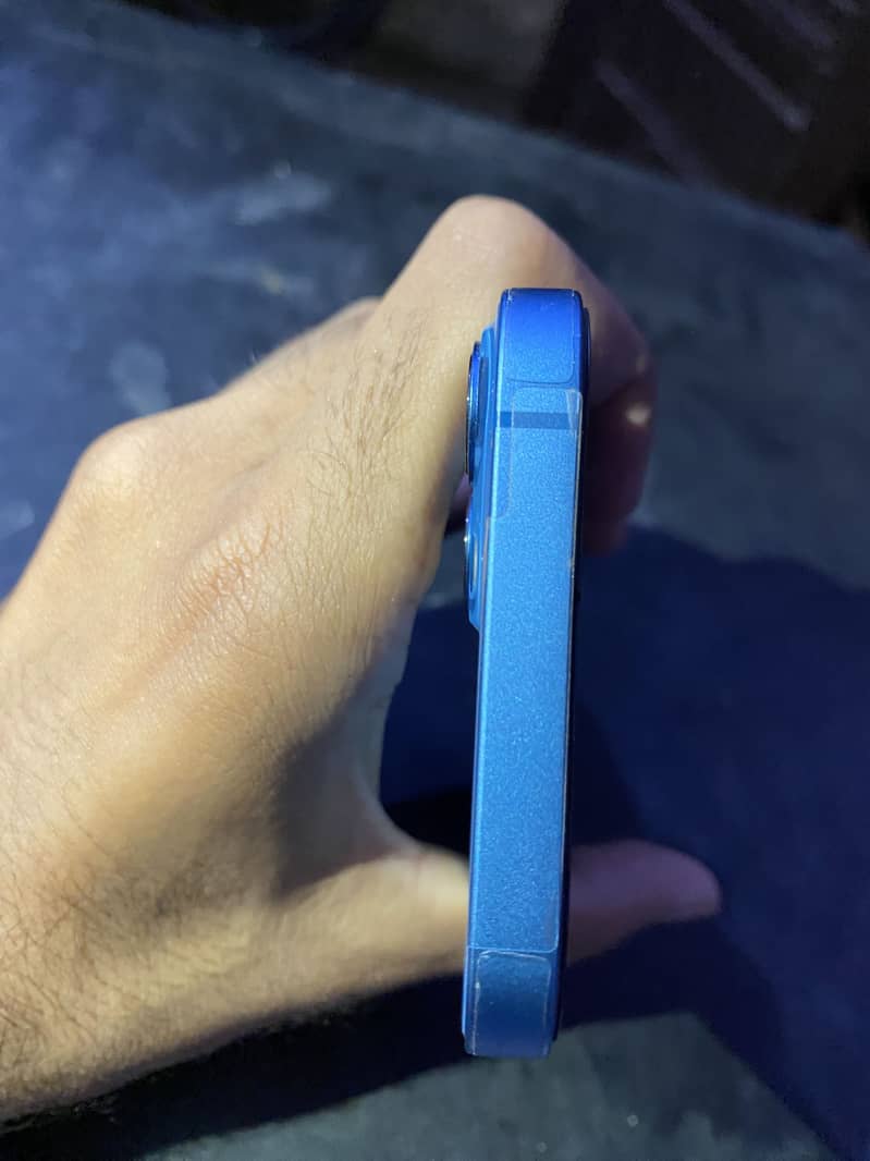iPhone 13 3