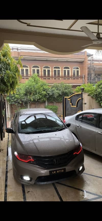 Honda city 2015/16 urban titanium color