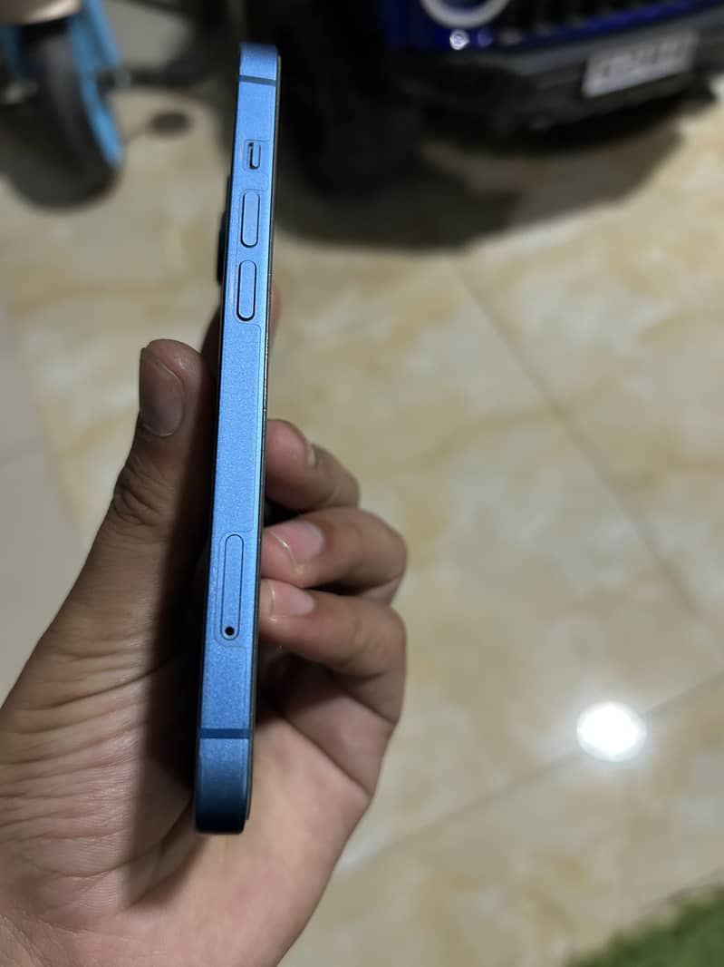 iPhone 13 1