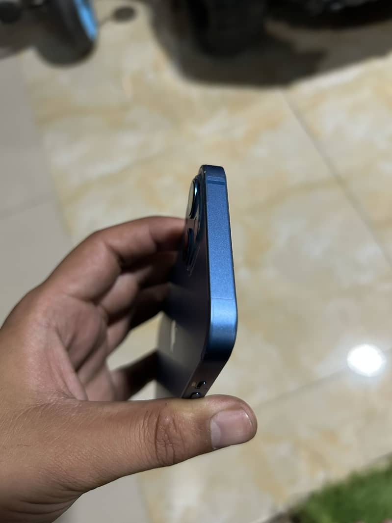 iPhone 13 2