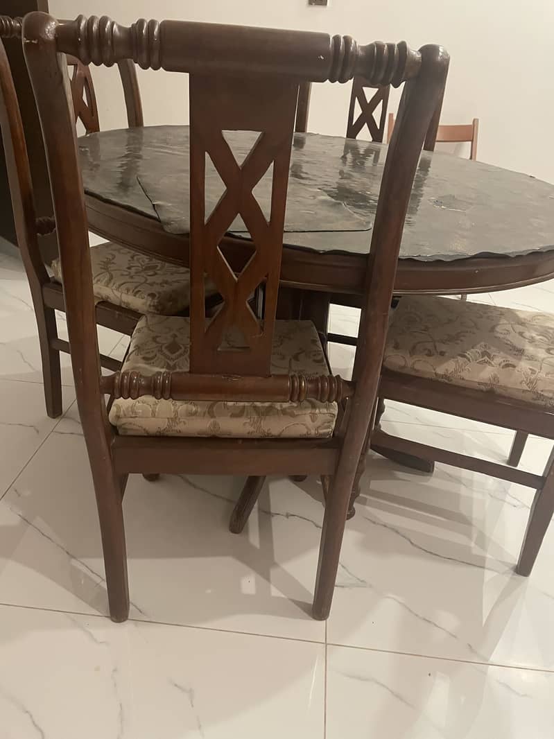 Dining table 4 seats 1