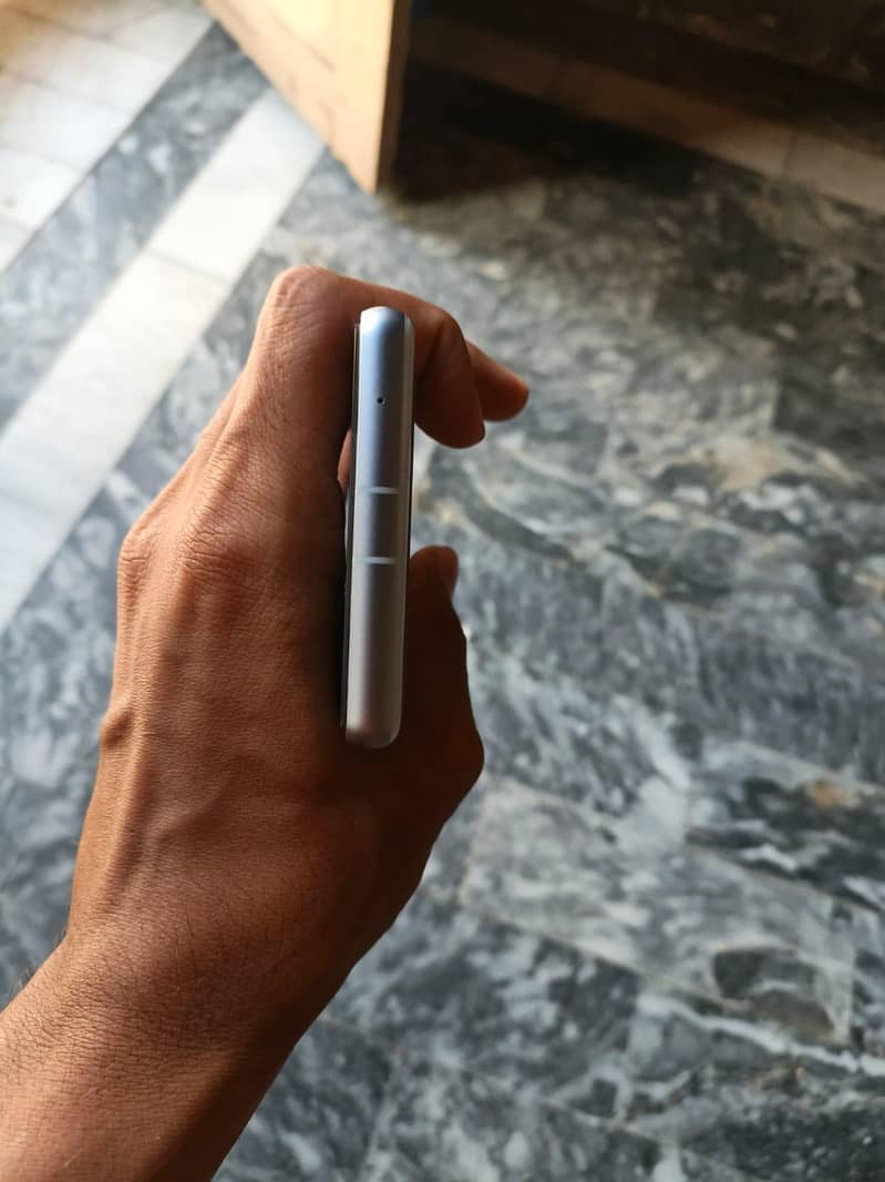 Google pixel 7a 4