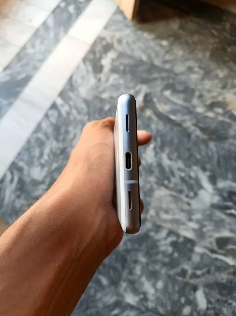 Google pixel 7a 6