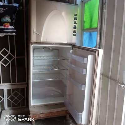 Medium Size Dawlance Fridge