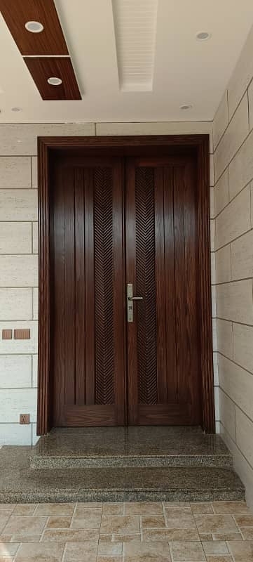 Dha Rahbar 8 Marla brand new house
