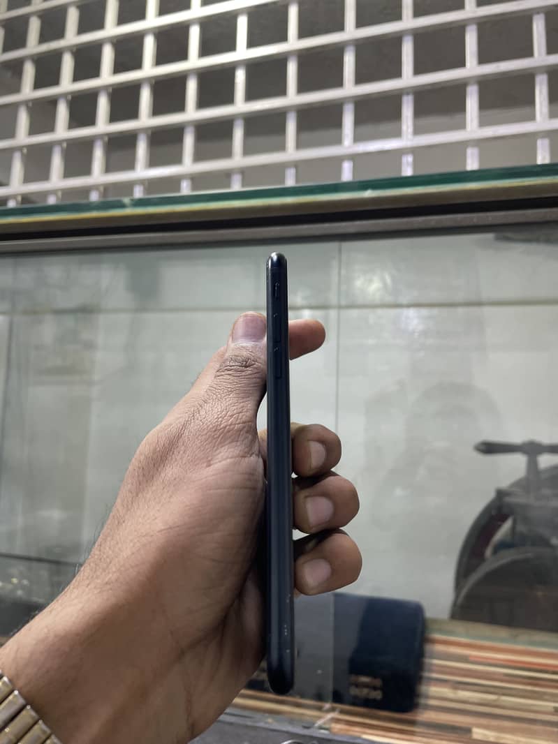 iPhone SE 3rd generation 1