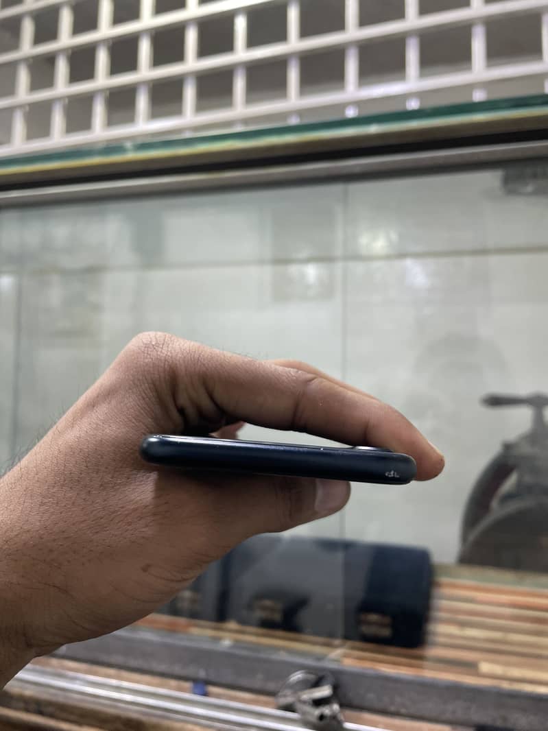 iPhone SE 3rd generation 5