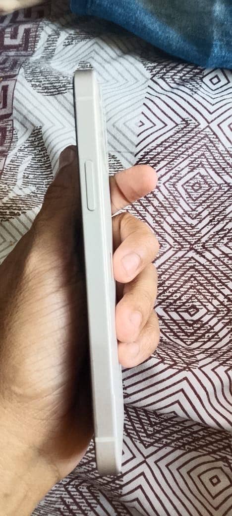 IPhone 12 4