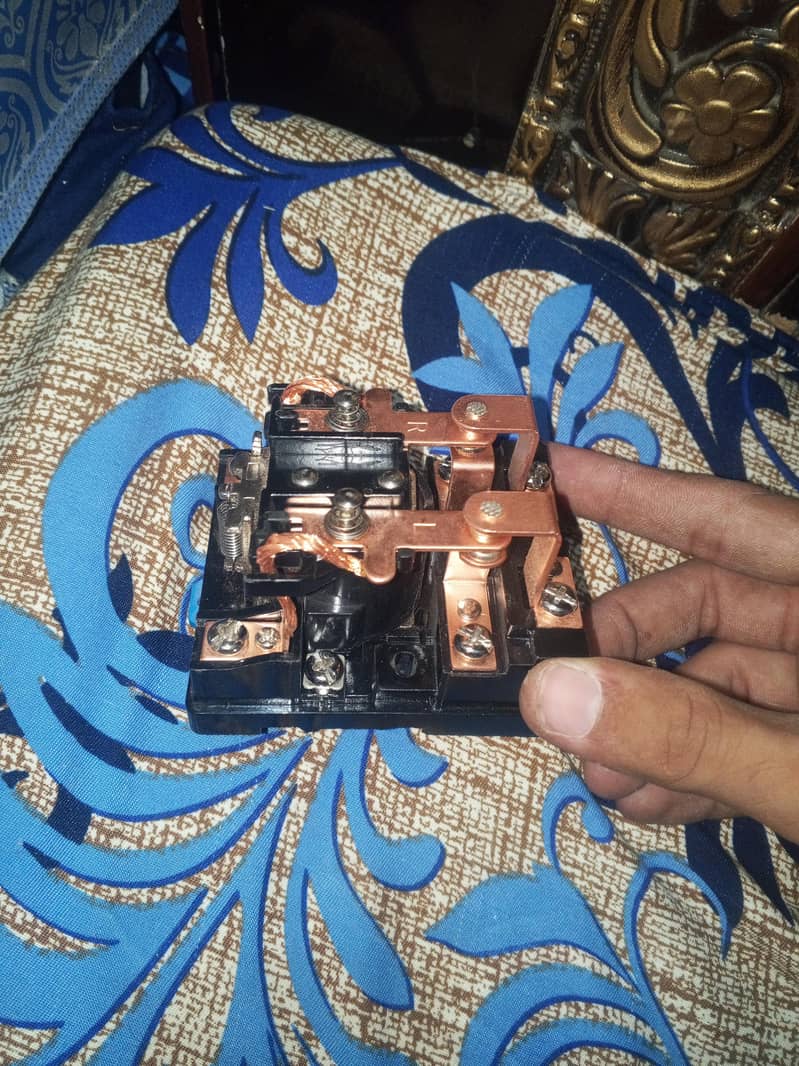 Auto switch Relay 1