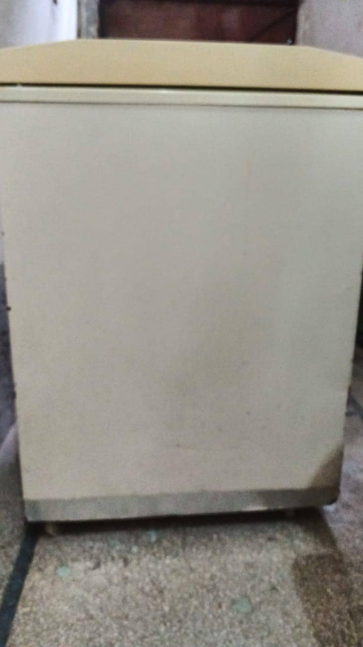 DEEP FREEZER 4