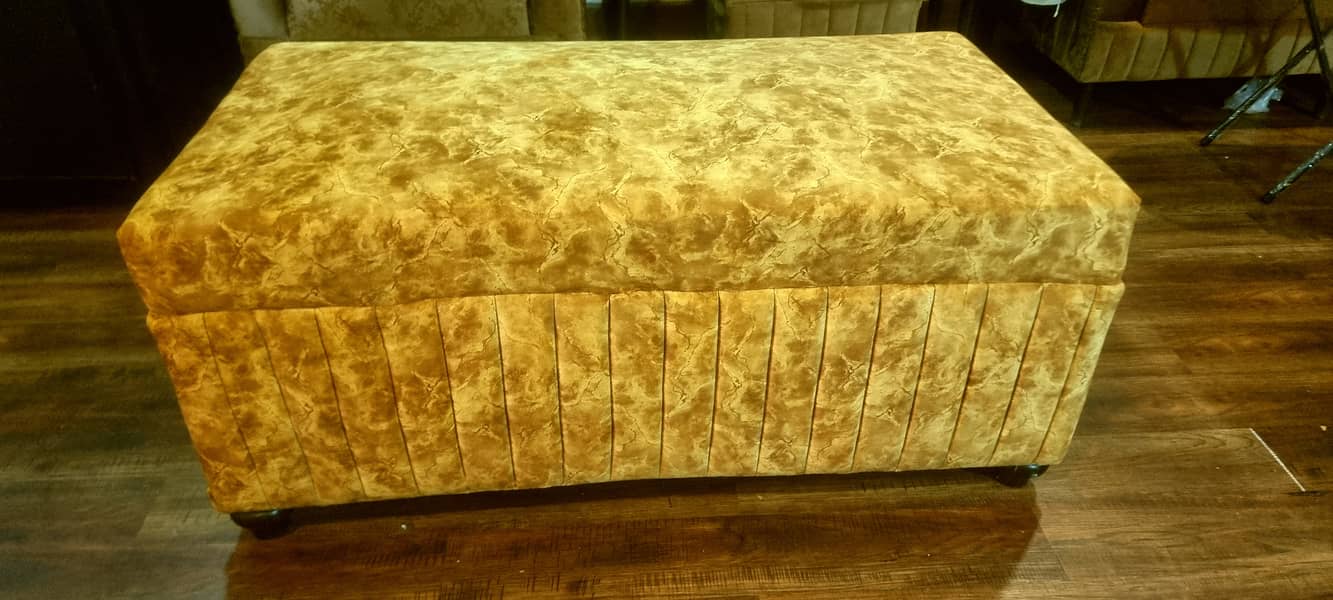 Sethi sofa 0