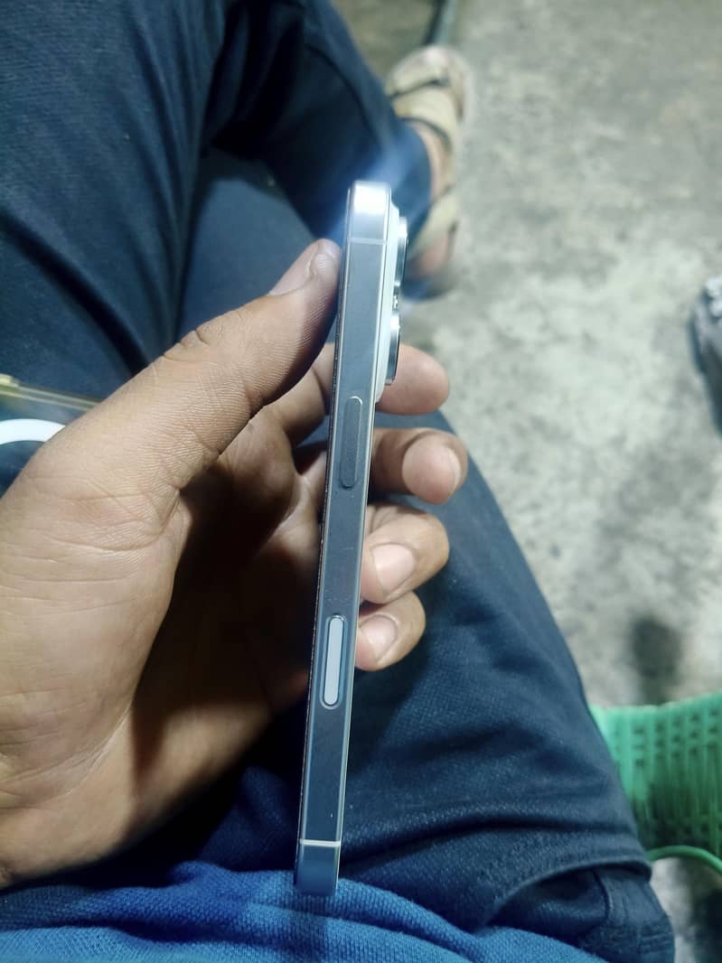iphone 16pro 4