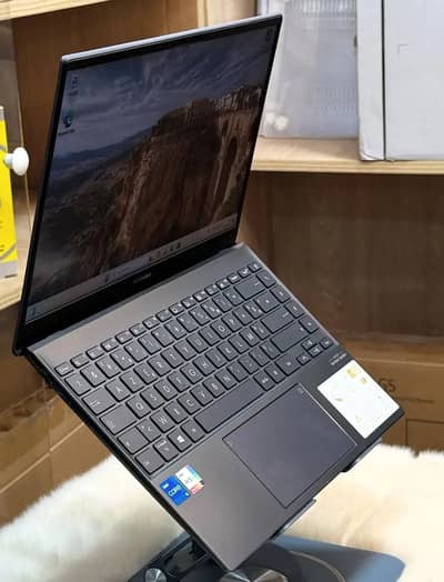 ASUS Zenbook 14 Intel Core i5 11th Gen 8\256 GB Long lasting battery