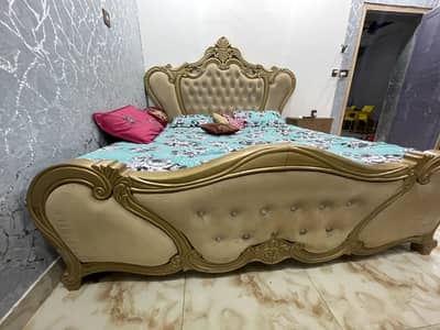 King size bed with side tables