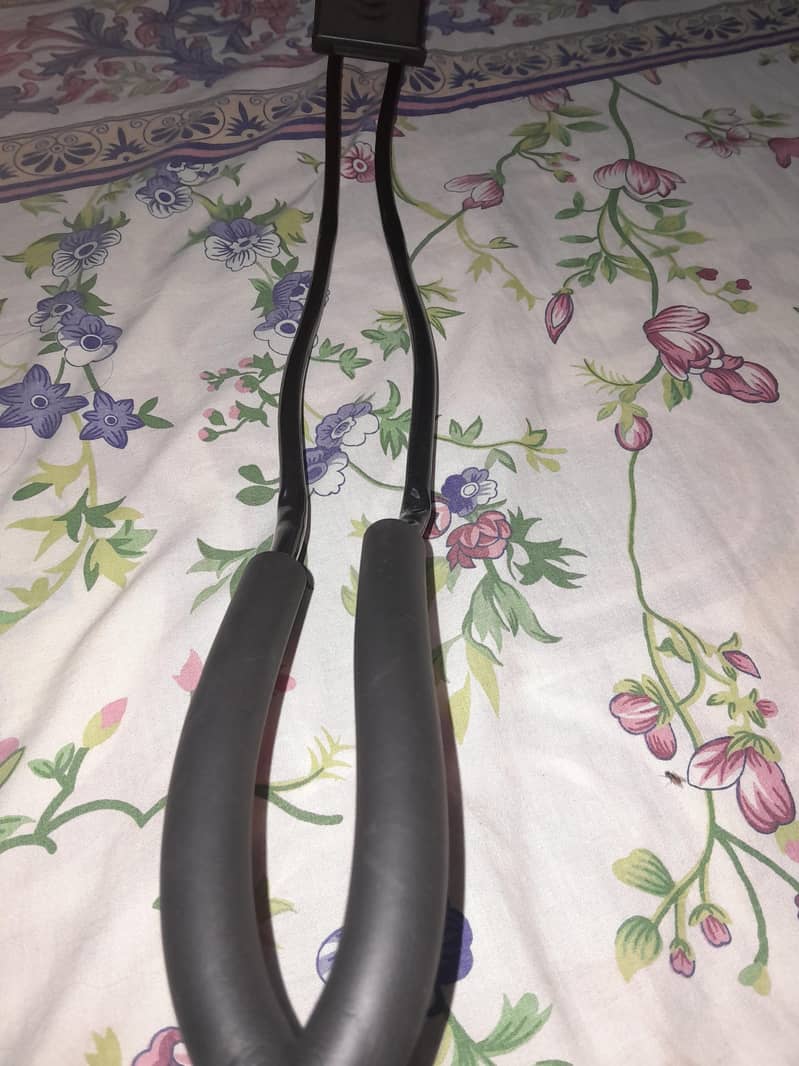 Mobile Neck Stick 1