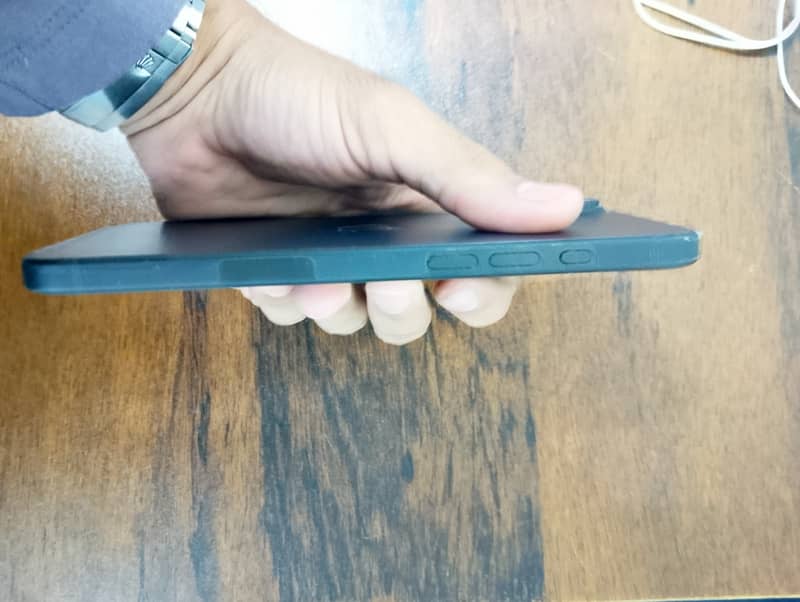 Apple iPhone 16 Plus 3