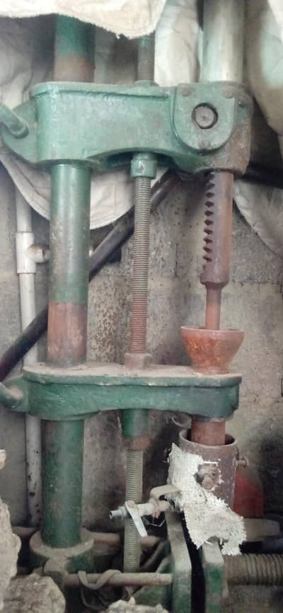 hand molding machine