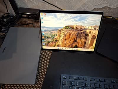 Microsoft Surface Pro 10 | 16gb Ram| 512gb SSD | 9/10 Condition