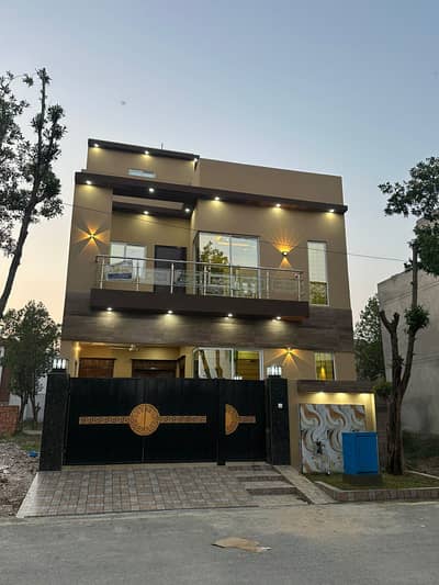5 MARLA BARND NEW HOUSE WITH SOLID CONSTRUCTION OR PRIME LOCATION AVAILABLE FOR SALE IN LDA APPROVED AREA