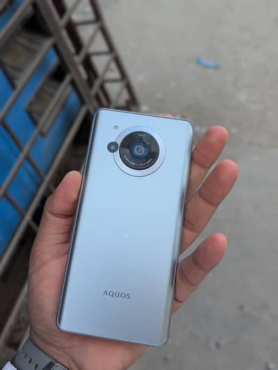 Aquos R7