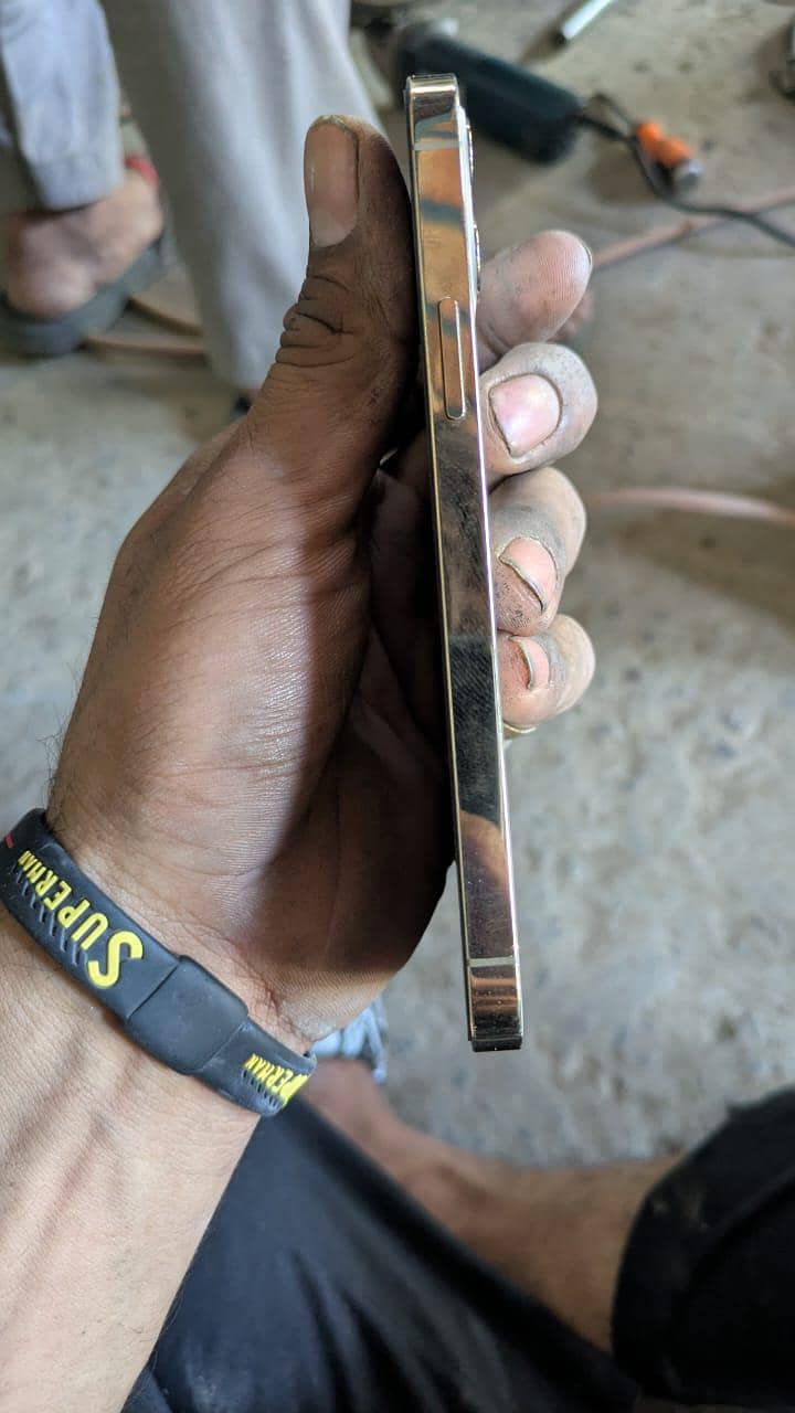 iphone 12 pro 1