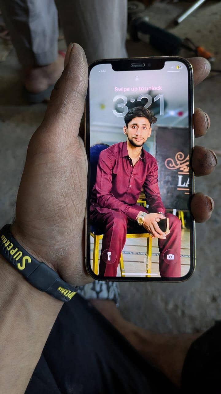 iphone 12 pro 4