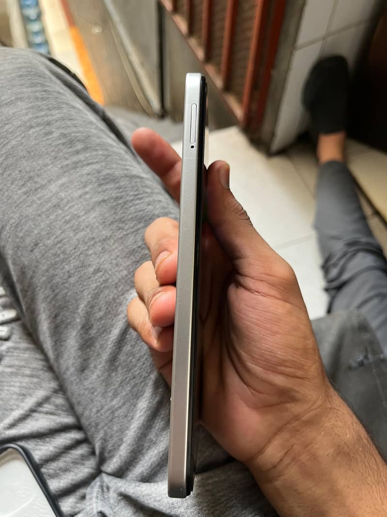 Infinix hot60i 3