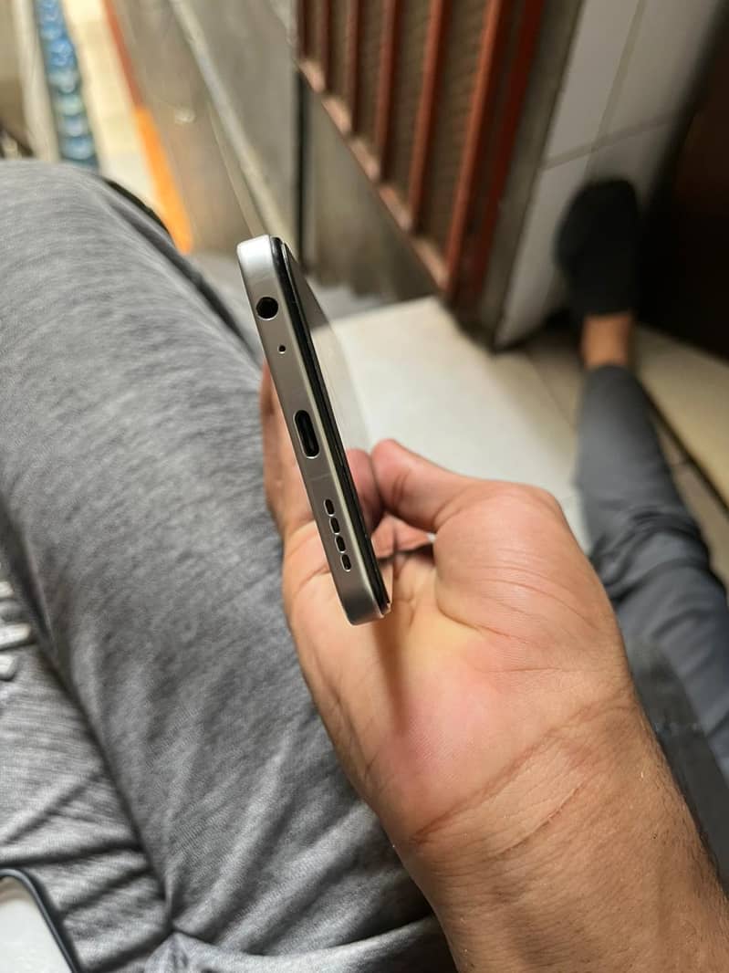 Infinix hot60i 4