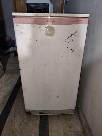 Samsung mini fridge