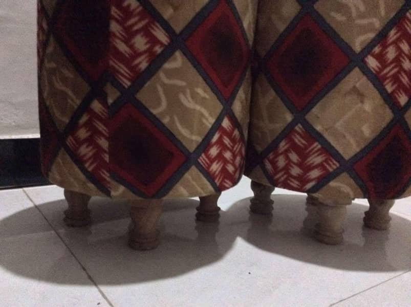 sitting stools in 3