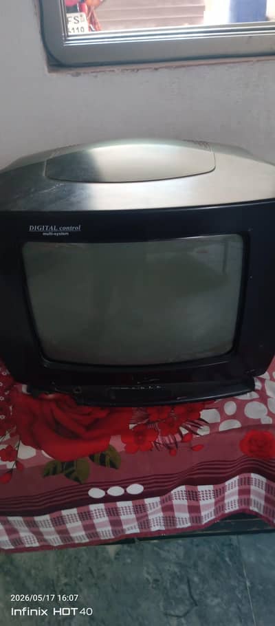 LG TV 14 inches