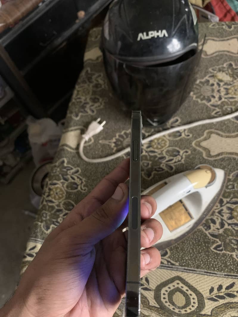 Iphone 12 pro 4