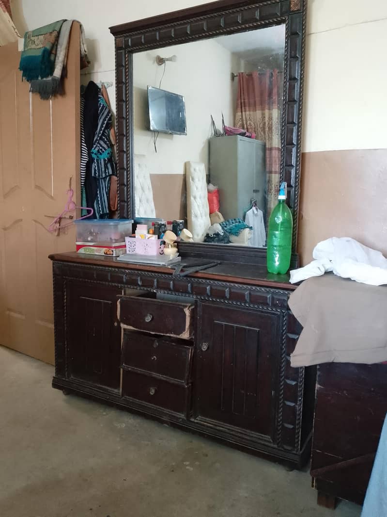 dressing table 1