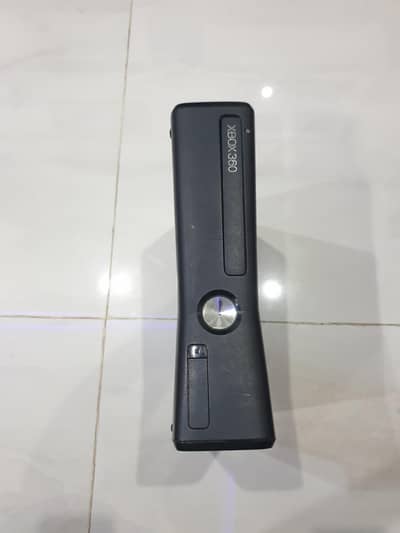 xbox 360 slim 250gb 10/9 condition