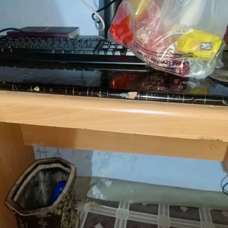 Office and Computer Table 4
