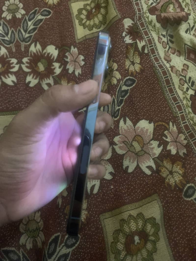 Iphone 13pro max 2