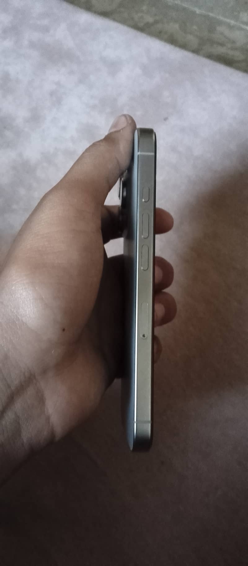 Apple iPhone 16 Pro 1