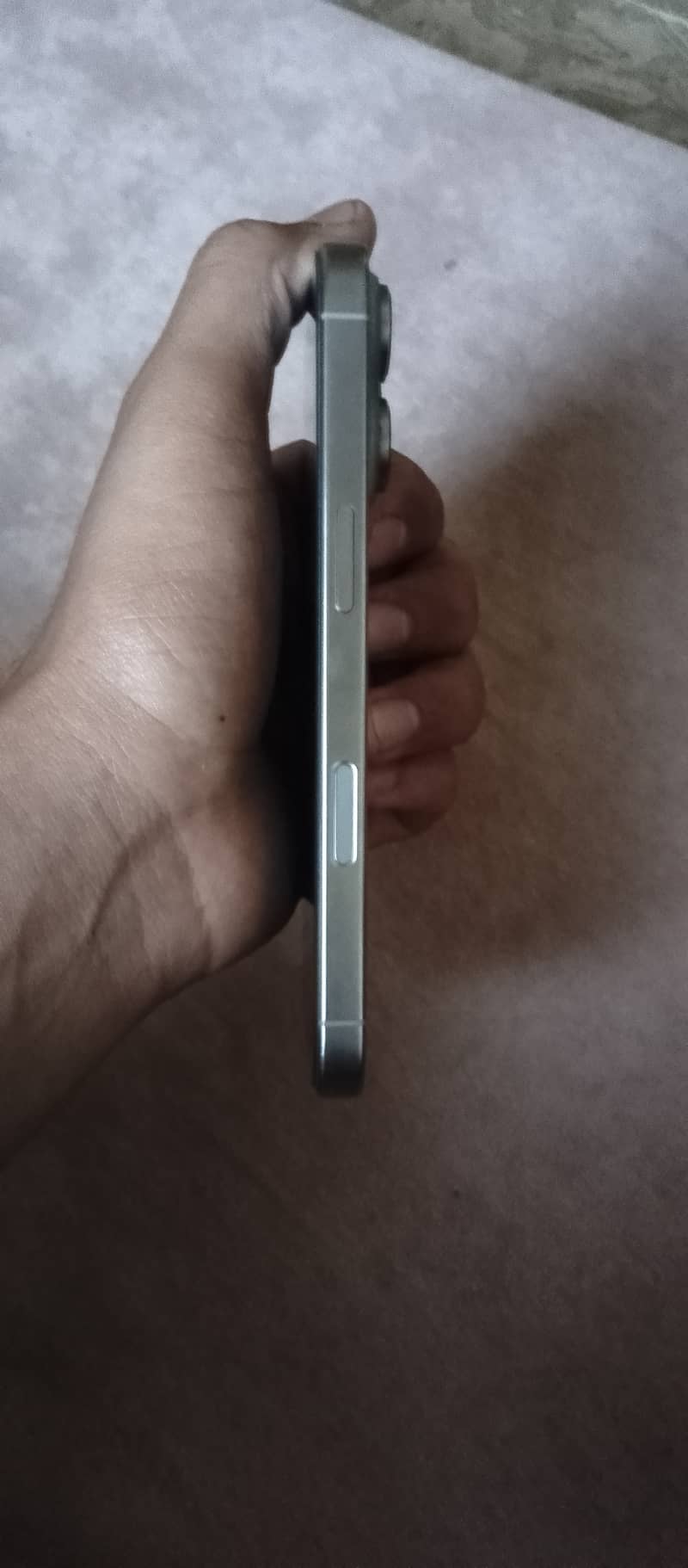 Apple iPhone 16 Pro 2