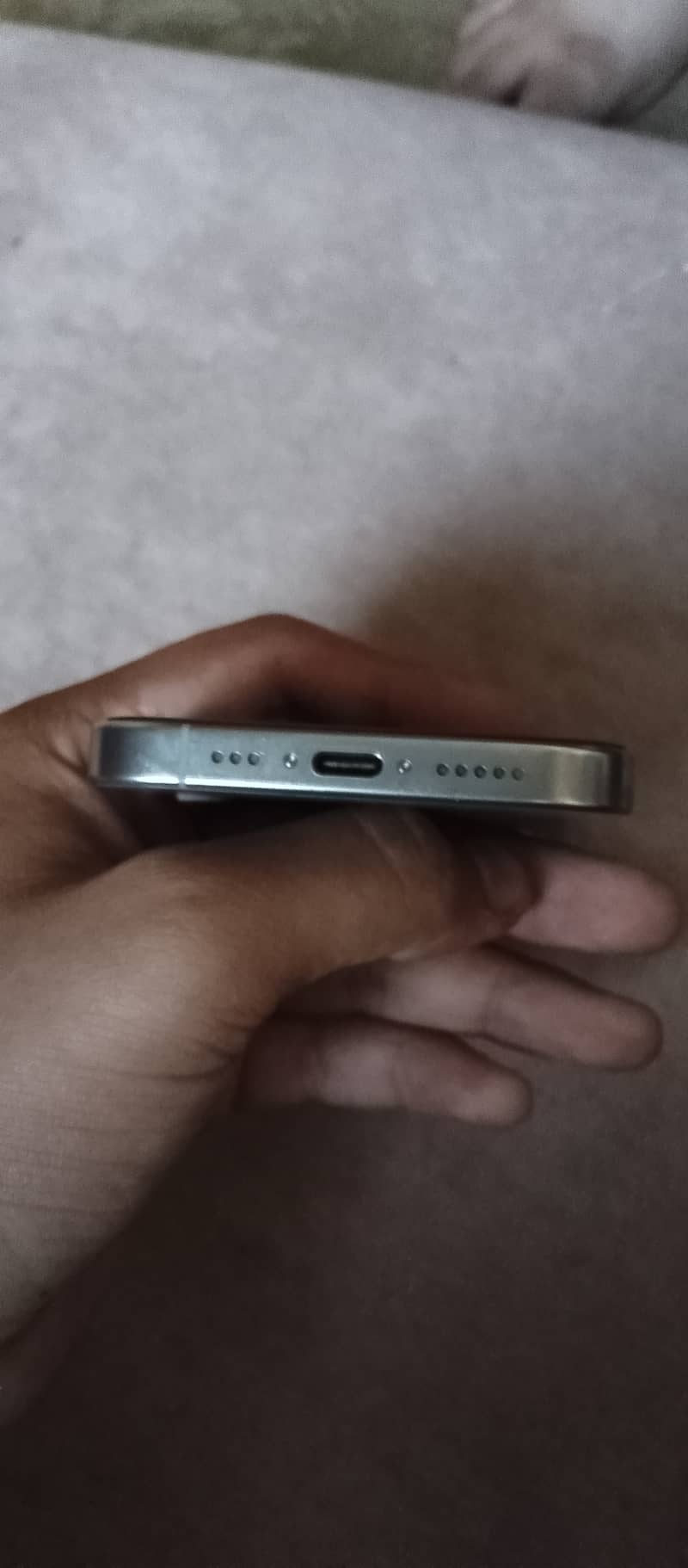 Apple iPhone 16 Pro 3