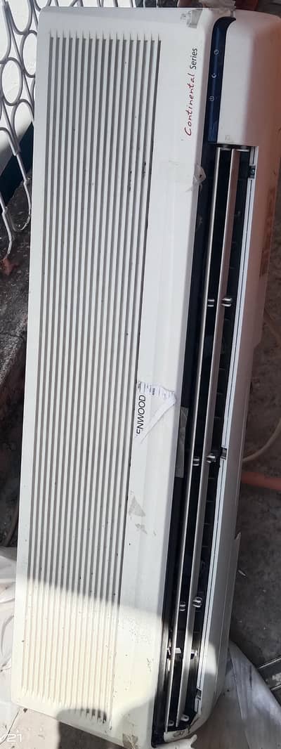 Kenwood ac ha aur Chalu halat ma ha . bathreen condition ha