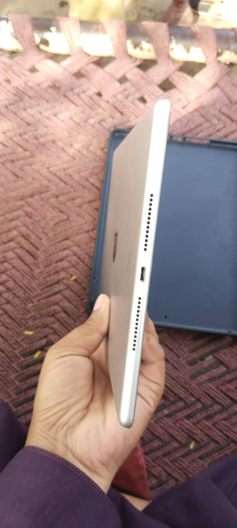IPad 9th generation 10/10 condition 5